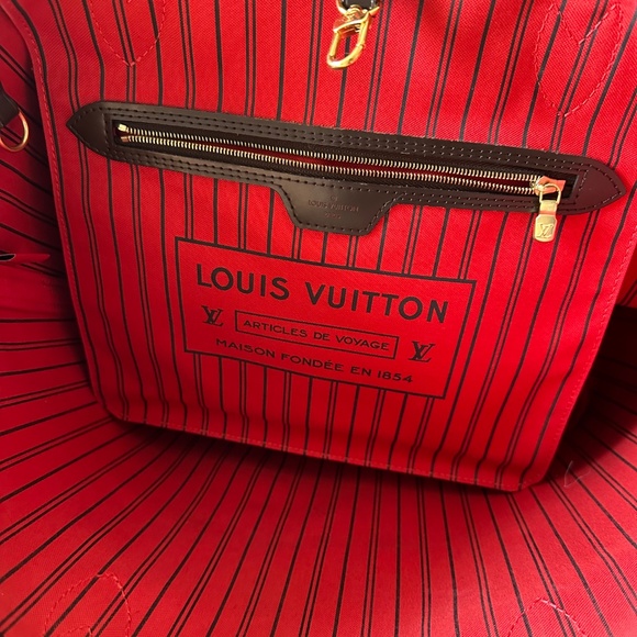 Louis Vuitton Neverfull MM - Picture 8 of 16